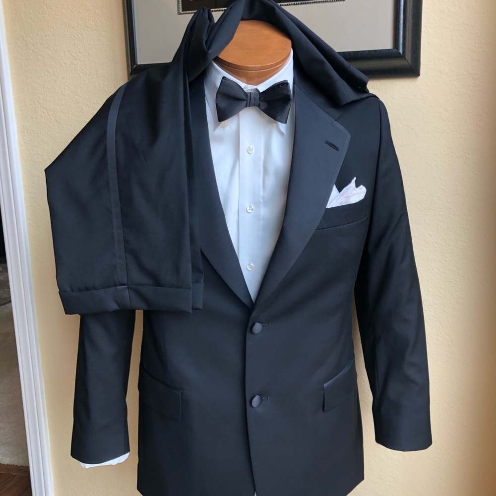 Hart Schaffner Marx 2 Piece Black Wool Tuxedo 39S